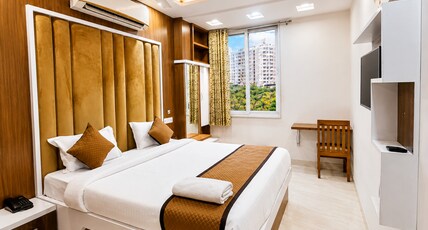 Hotel Om Elegance Room Type - Super Deluxe Room with Balcony Hotel Om Elegance Room Type - Super Deluxe Room with Balcony