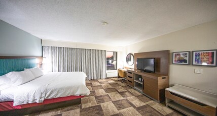 Hampton Inn by Hilton Hutchinson Room Type - 1KG MOB HEAR ACC RI-SHW NS