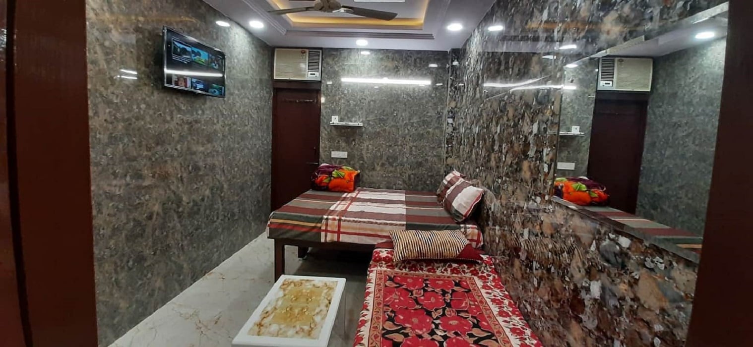 Cream Location / Wifi with Android TVs / Comfortable stay with Attached Kitchen / Washroom - Tap to explore photos