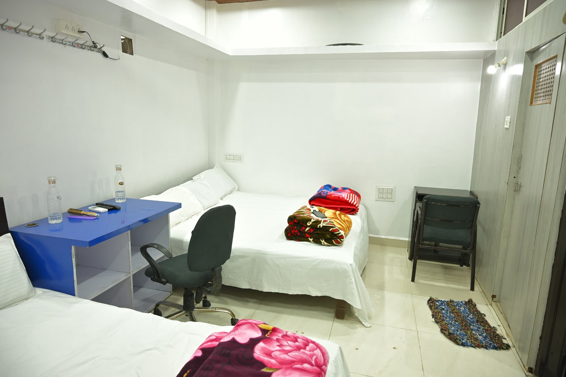 Shri Shyam Homestay - Tap to explore photos