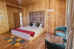 Aurum Valley | 3BR Duplex in Tirthan by Homeyhts