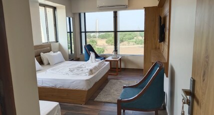 hotel shree regency Room Type - Super Deluxe Room