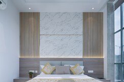 HOTEL YOLO COUPLE FRIENDLY