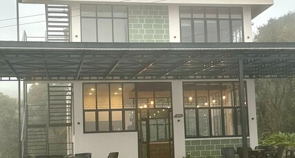 8.5 Acers Resort Room Type - Luxury Room with Hill View