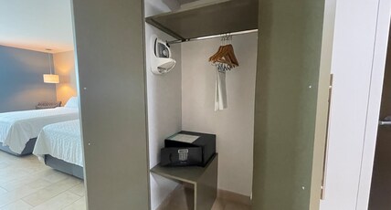 Holiday Inn Express MERIDA Room Type - 2 Queen Standard