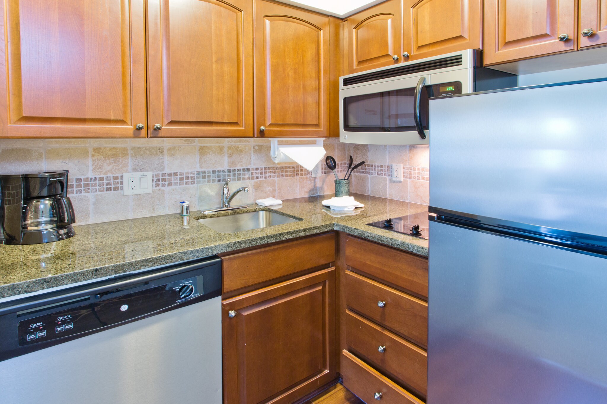 Staybridge Suites Everett-Paine Field - Tap to explore photos