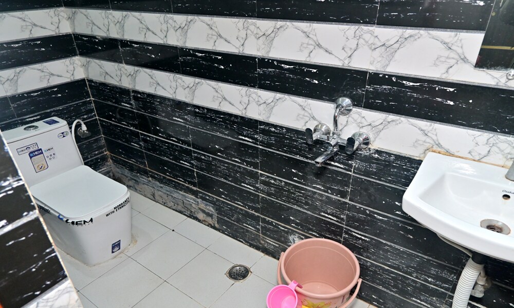 RK Residency Homestay - Tap to explore photos