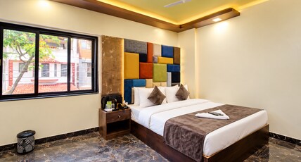 Hotel Versova Inn Mumbai Room Type - Super Deluxe With Bathtub