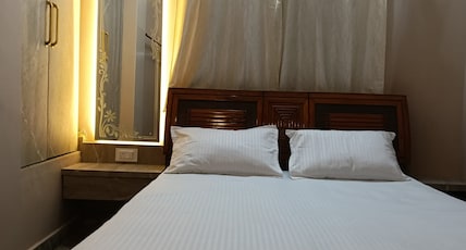 SHREE NARAYANA GUEST HOUSE Room Type - Family AC Room with Double Bed SHREE NARAYANA GUEST HOUSE Room Type - Family AC Room with Double Bed