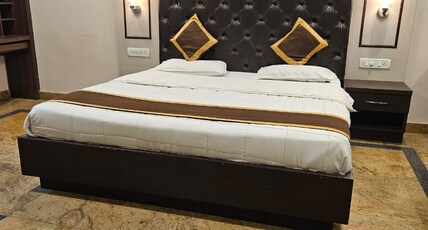 RELIANCE SUITS Room Type - Standard Room With AC