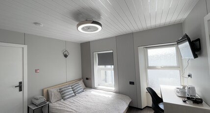 OYO Welsh Holiday Accommodation - Modern Stay Room Type - Standard Double Studio
