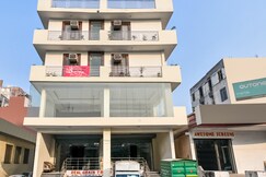 Hotel O Premium Rooms Chhatarpur