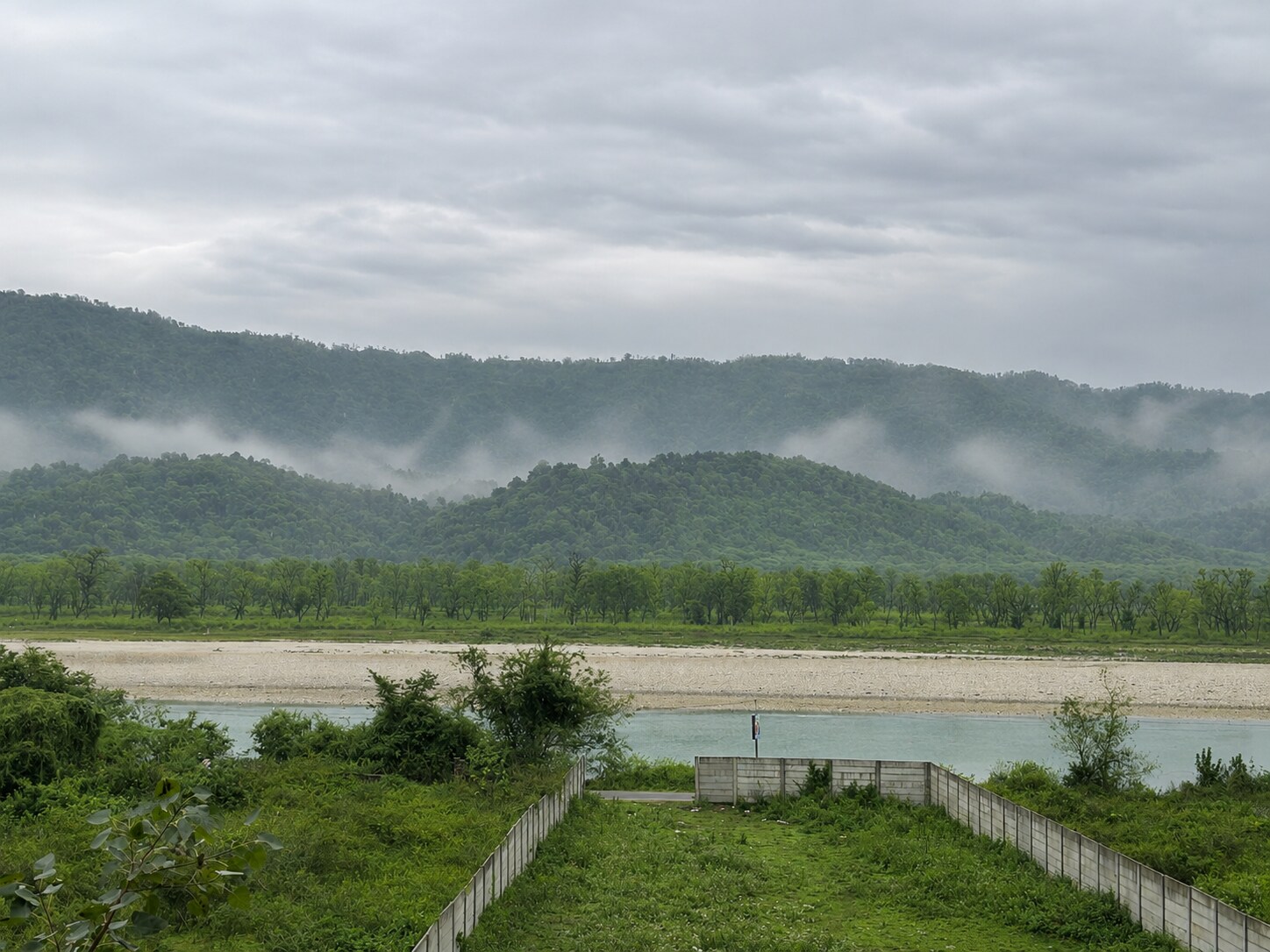 Elysium : The Himalayan & Ganges View Yoga Retreat - Tap to explore photos