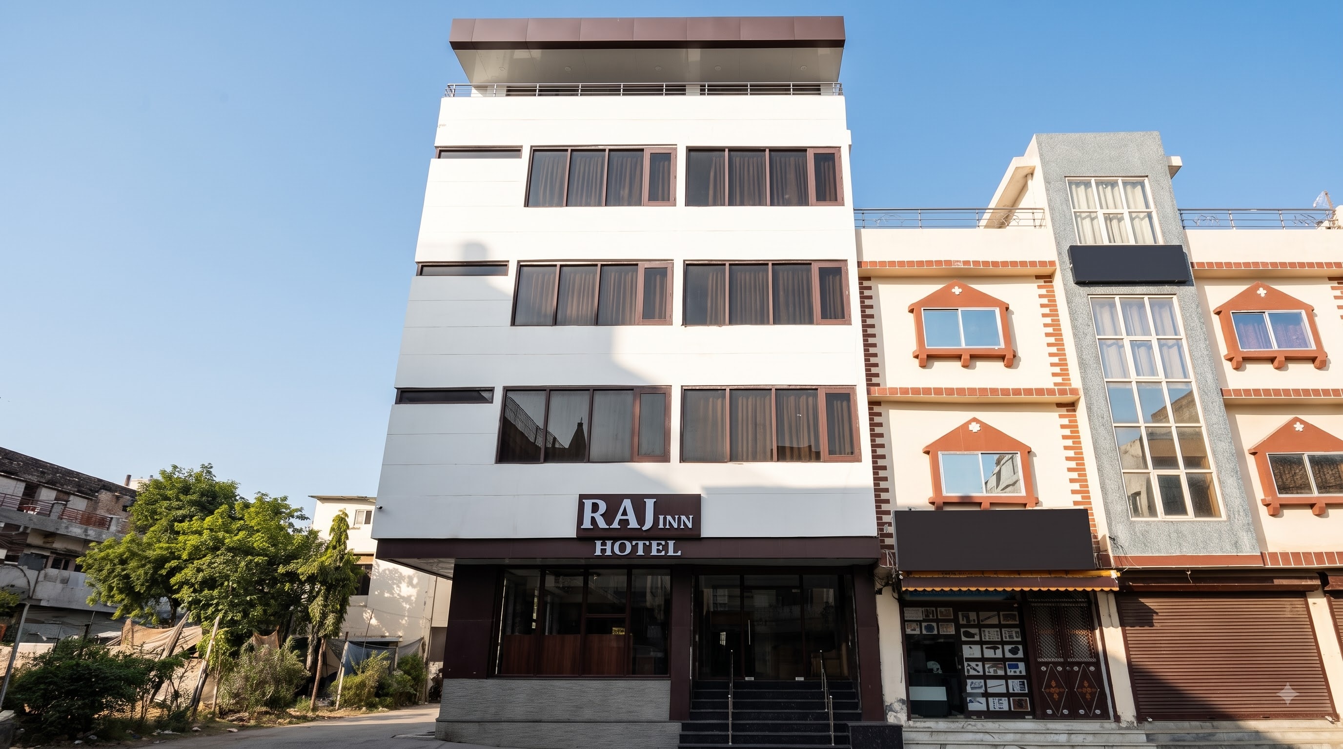Hotel Raj Inn - Tap to explore photos