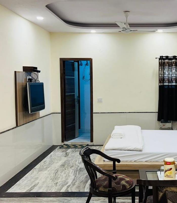 Ajay Guest House - Tap to explore photos