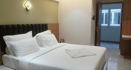 Hotel Vaishnavi Heights Room Type - Executive AC Room