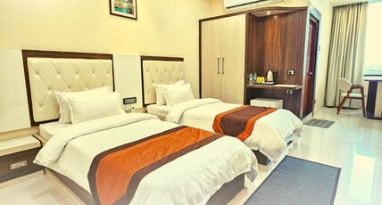 Lee Palace Room Type - DELUXE ROOM.