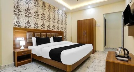 Hotel Raghubeer Temple Room Type - Super Deluxe Room