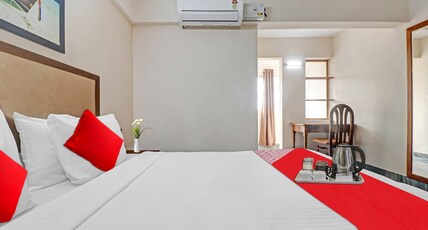 Hotel O Poptavern Premium Room Type - Classic