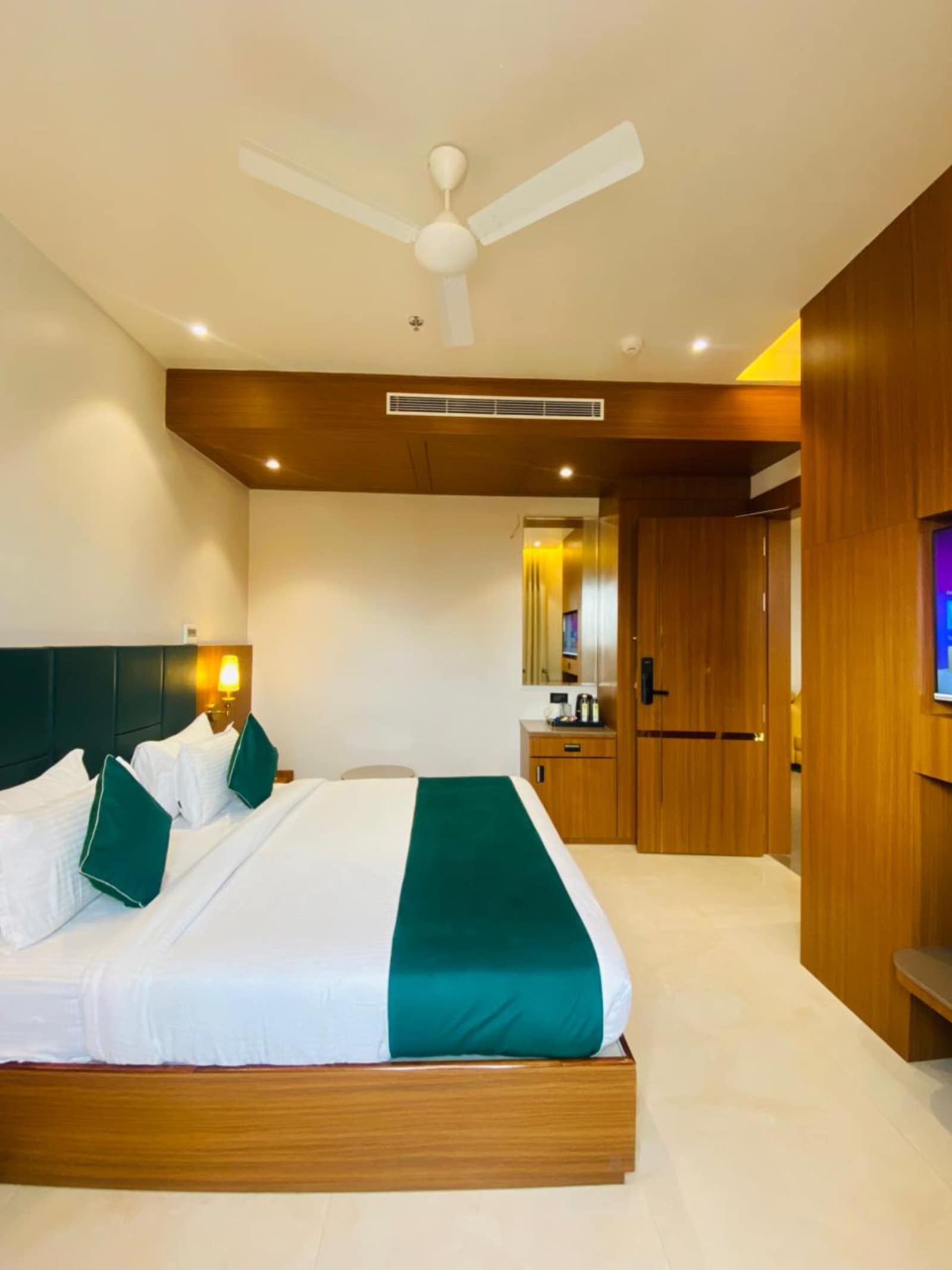 Hotel Bliss Banaras - Tap to explore photos
