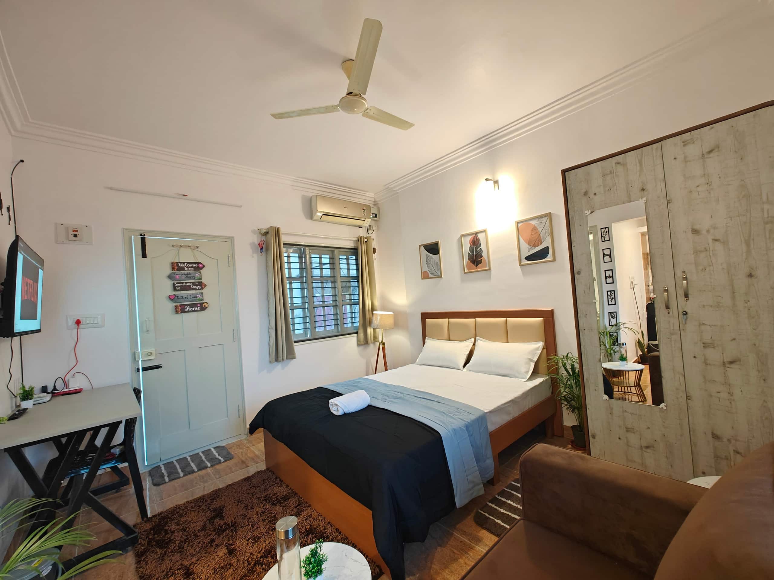 Cozy Studio Private Pent House HSR - Tap to explore photos