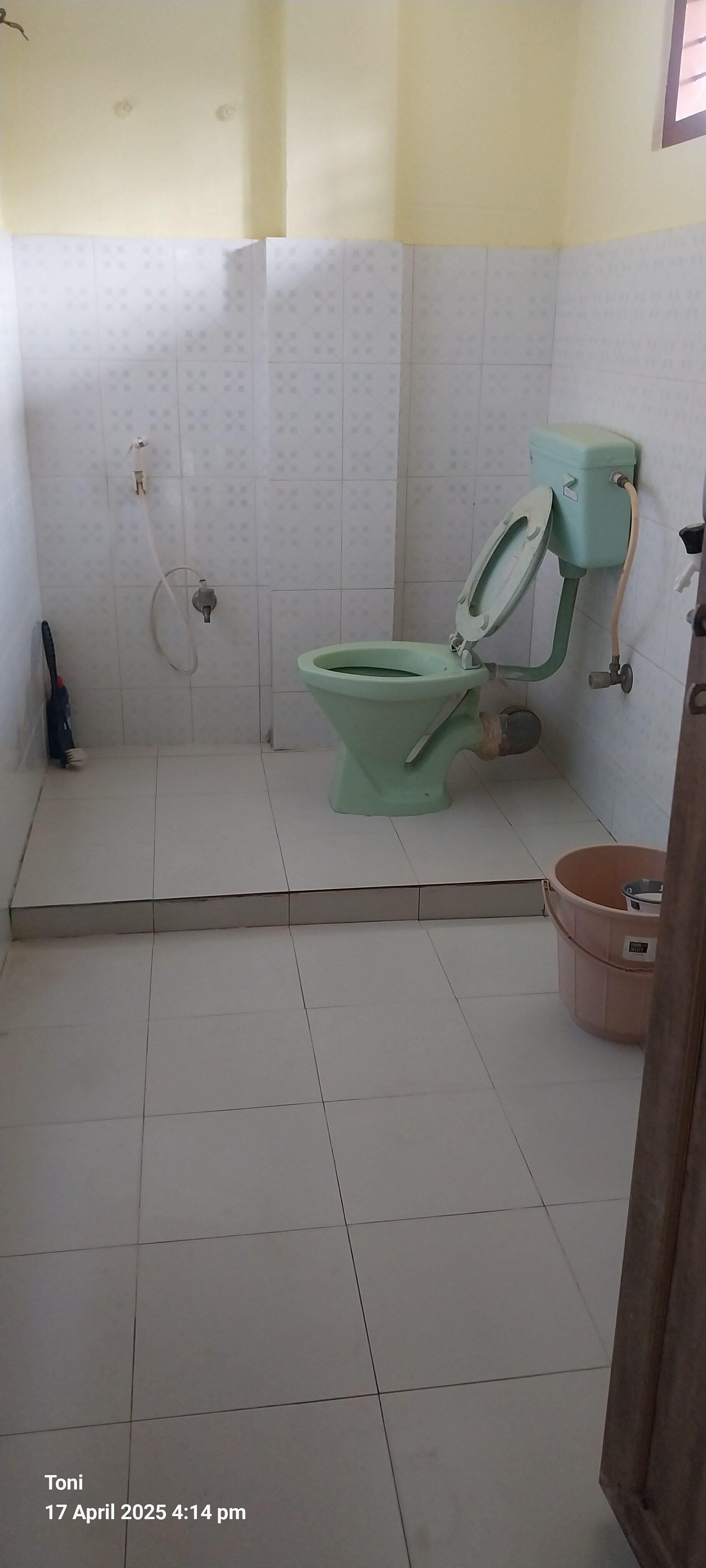 SARTHAKs Homestay - Tap to explore photos