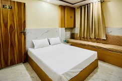 Hotel Girraj palce