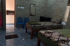 Sri Rayaru Home Stay (Sri Mallikarjuna nilaya)