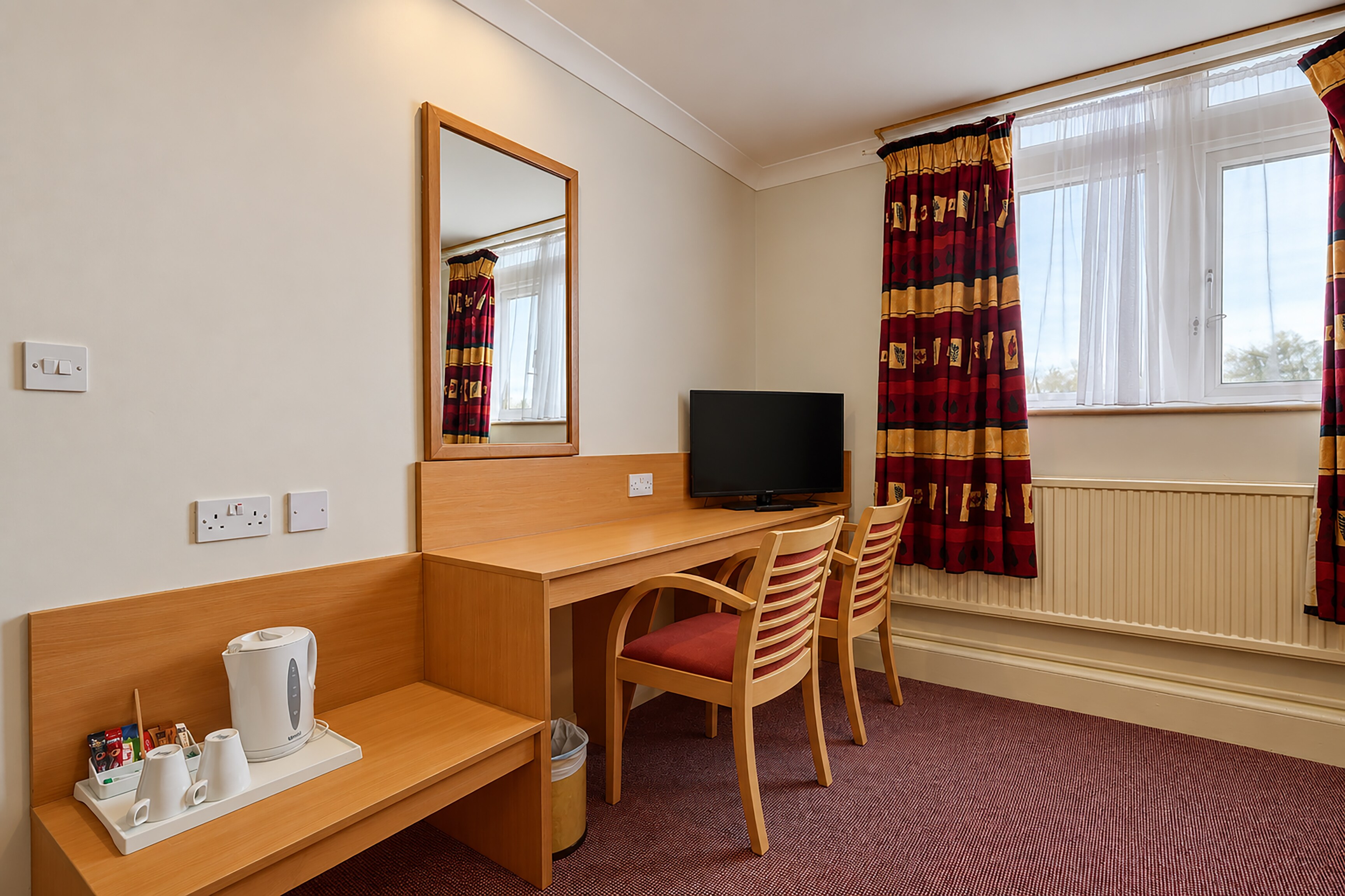 Belvilla Crewe Arms Hotel - Tap to explore photos