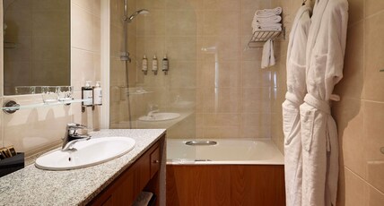 SOFITEL BIARRITZ THALASSA Room Type - Classic Room with 1 large bed or twin beds and terrace