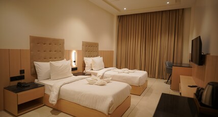 Crown Park Room Type - Executive Twin Room