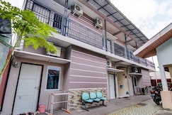 Hotel O Raya Guest House Syariah