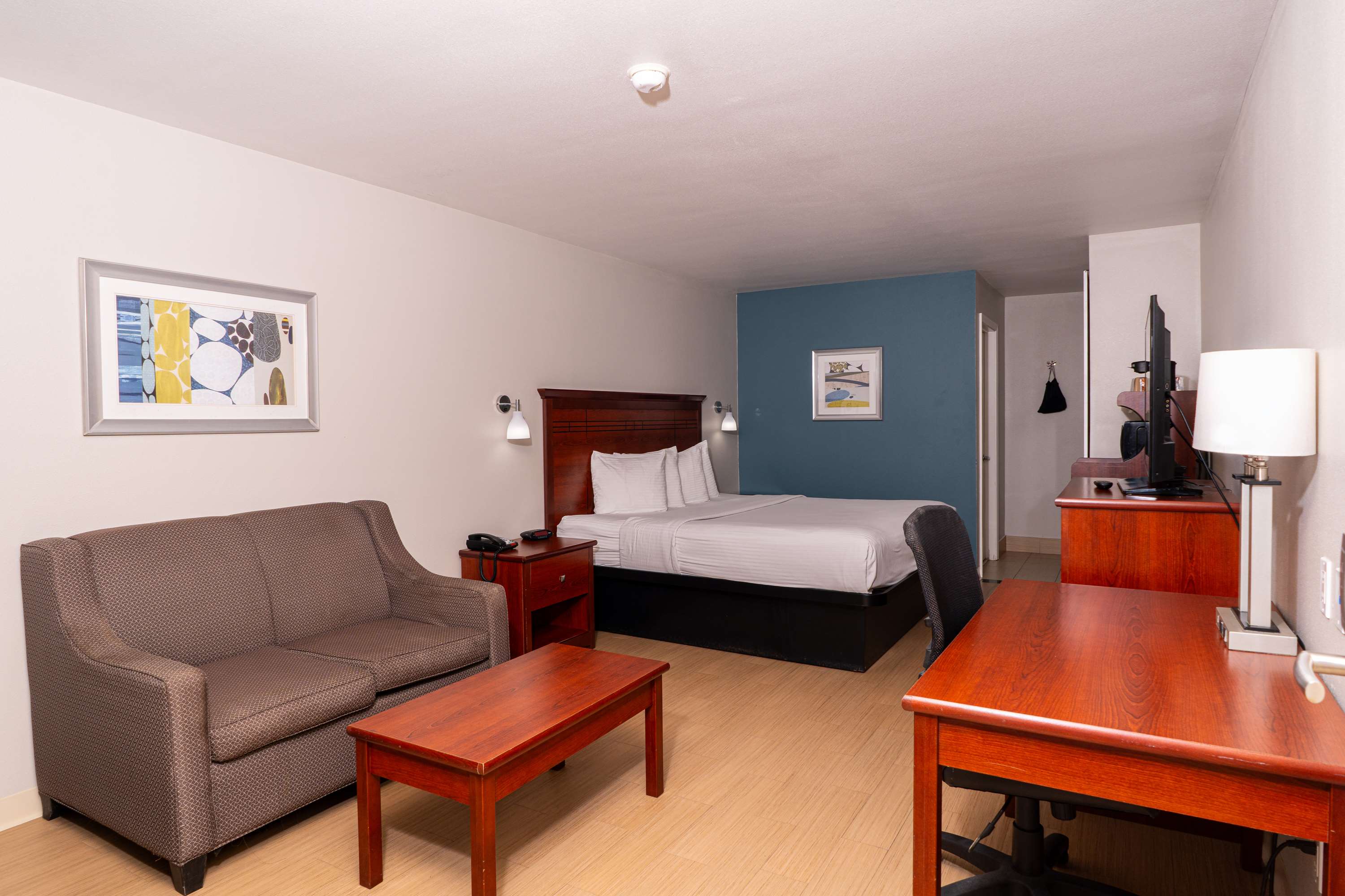 Best Western Paradise Inn - Tap to explore photos