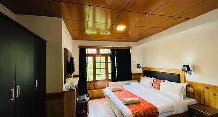 Palace View Main Market Room Type - Standard Double Room(Centrally Heated) Palace View Main Market Room Type - Standard Double Room(Centrally Heated)