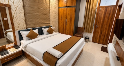 Hotel Om Elegance Room Type - Deluxe Room Hotel Om Elegance Room Type - Deluxe Room