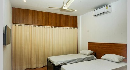 Athidhi Comfort E Premium Hostel Bed & Breakfast Room Type - BedroomC3