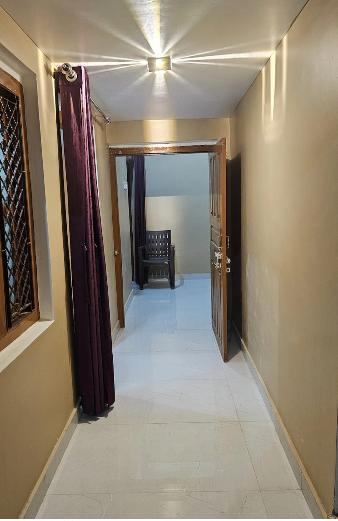 Deva Guest House Primium Home Stey - Tap to explore photos