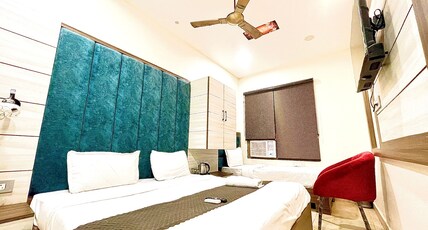 Blackwood | 5 minutes from Golden Temple Room Type - Triple Bed AC room
