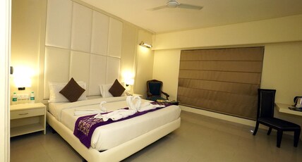 Hotel Om Tower & Revolving Restaurant Room Type - Super Deluxe Room