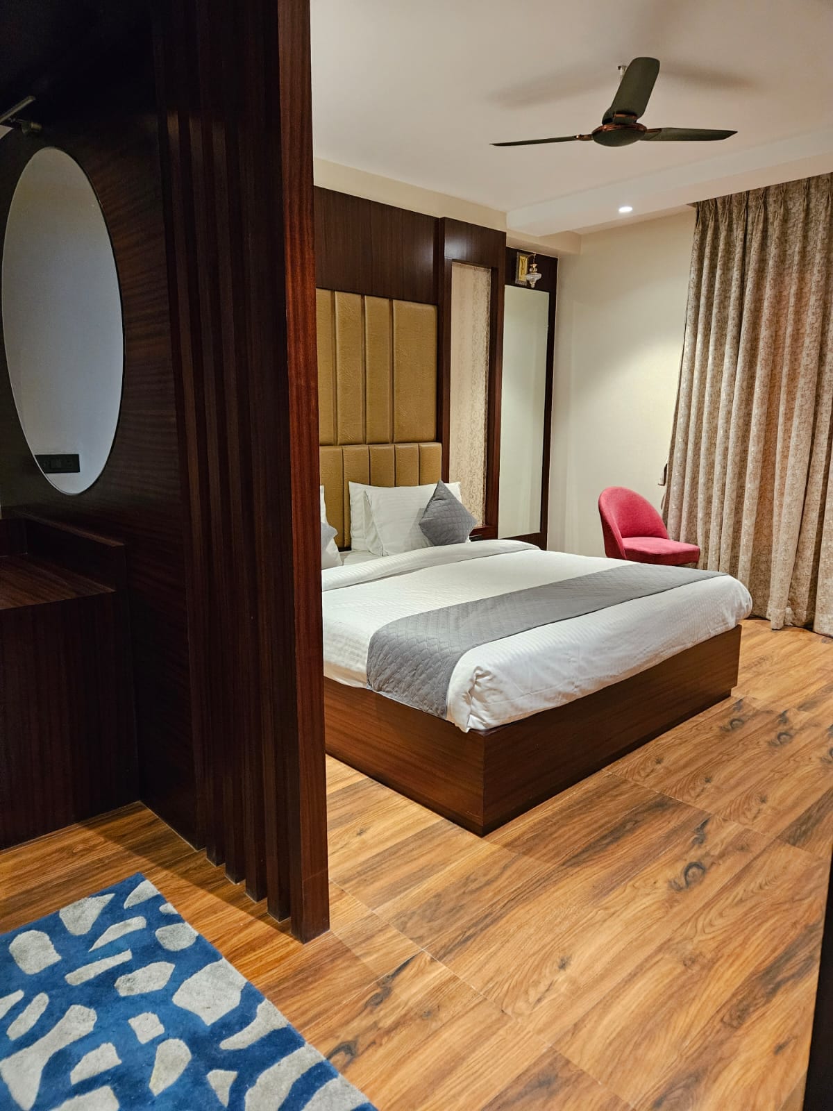 FOUR LEAF HOTEL - AKOSHA, VARANASI - Tap to explore photos