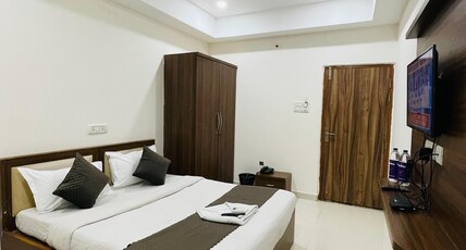 Dream Suites kukatpally Room Type - Oak Room