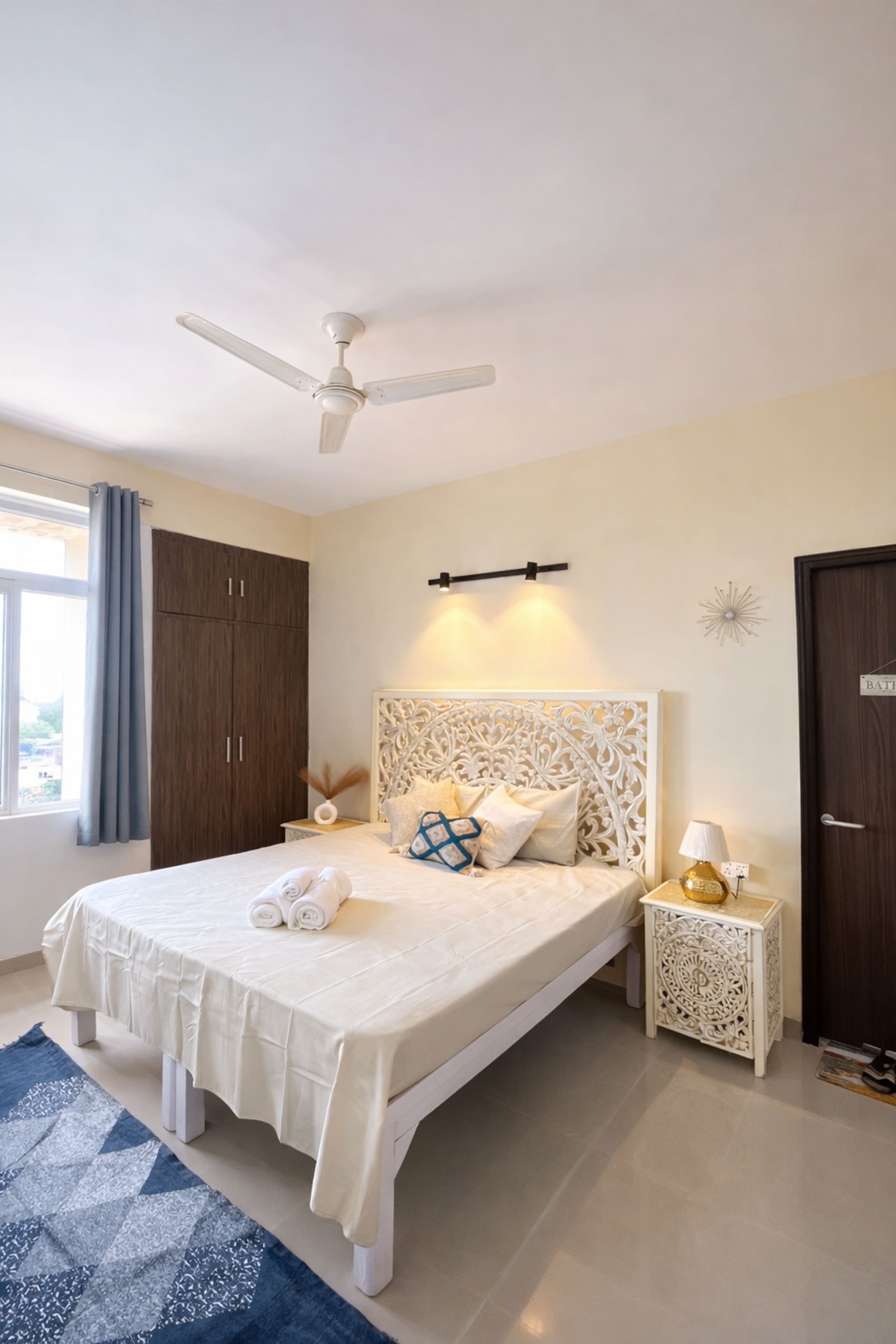 Skyview Calm Suite Pool Gym 1BHK Near Taj Mahal - Tap to explore photos