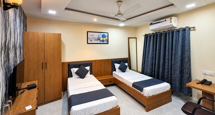 StayGuru Hotel Paradise Inn Room Type - Twin Bed Super Deluxe StayGuru Hotel Paradise Inn Room Type - Twin Bed Super Deluxe