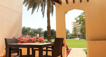 Radisson Blu Hotel & Resort, Al Ain Room Type - Villa - One Bedroom amp Terrace with King Bed