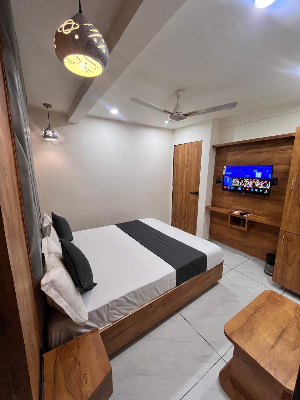 Hotel Skyland Ahmedabad - Tap to explore photos