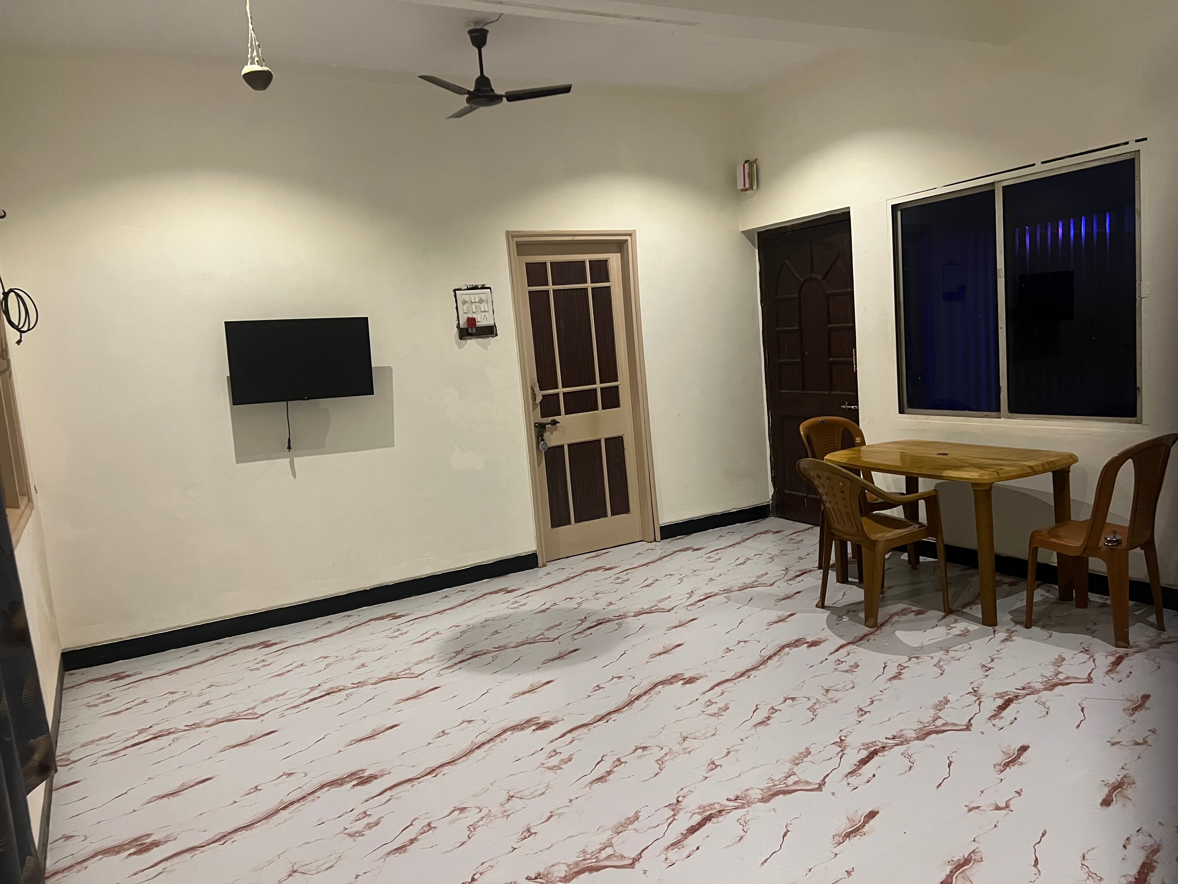 Aadhar Homestay Nr Shashtri Nagar Cricket Stadium - Tap to explore photos