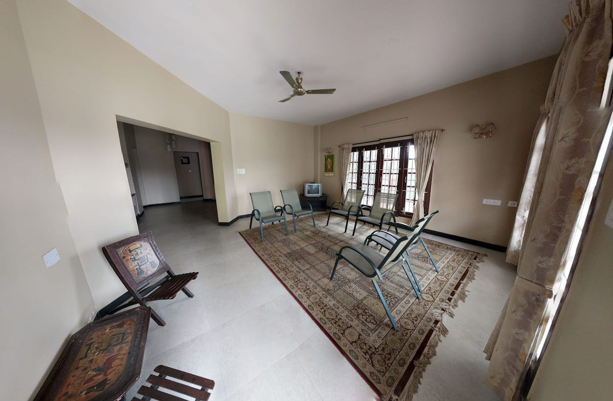 Exclusive Villa near Rose Garden - Tap to explore photos