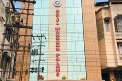 HOTEL MONSOON PALACE