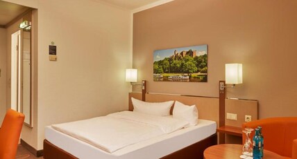 Sunday Hotel Leipzig-Halle Room Type - Double Room - Disability Access