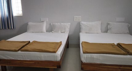 Quiet Home Room Type - Family Room with Four Double Beds Ac Quiet Home Room Type - Family Room with Four Double Beds Ac
